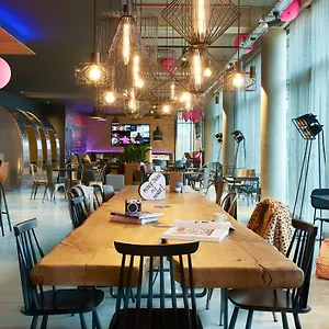 Moxy Paris Charles De Gaulle Airport Hotel Roissy-en-France